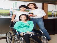 <strong><font color='121212'>硬汉也有柔软一面 《青春有你》导师欧阳靖被感动哭</font></strong>